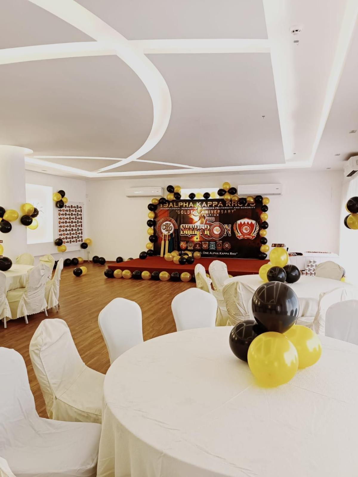Majestic Hotel Al Manamah Esterno foto