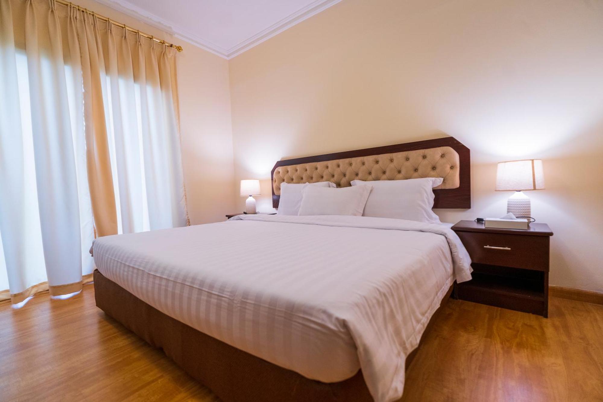 Majestic Hotel Al Manamah Esterno foto