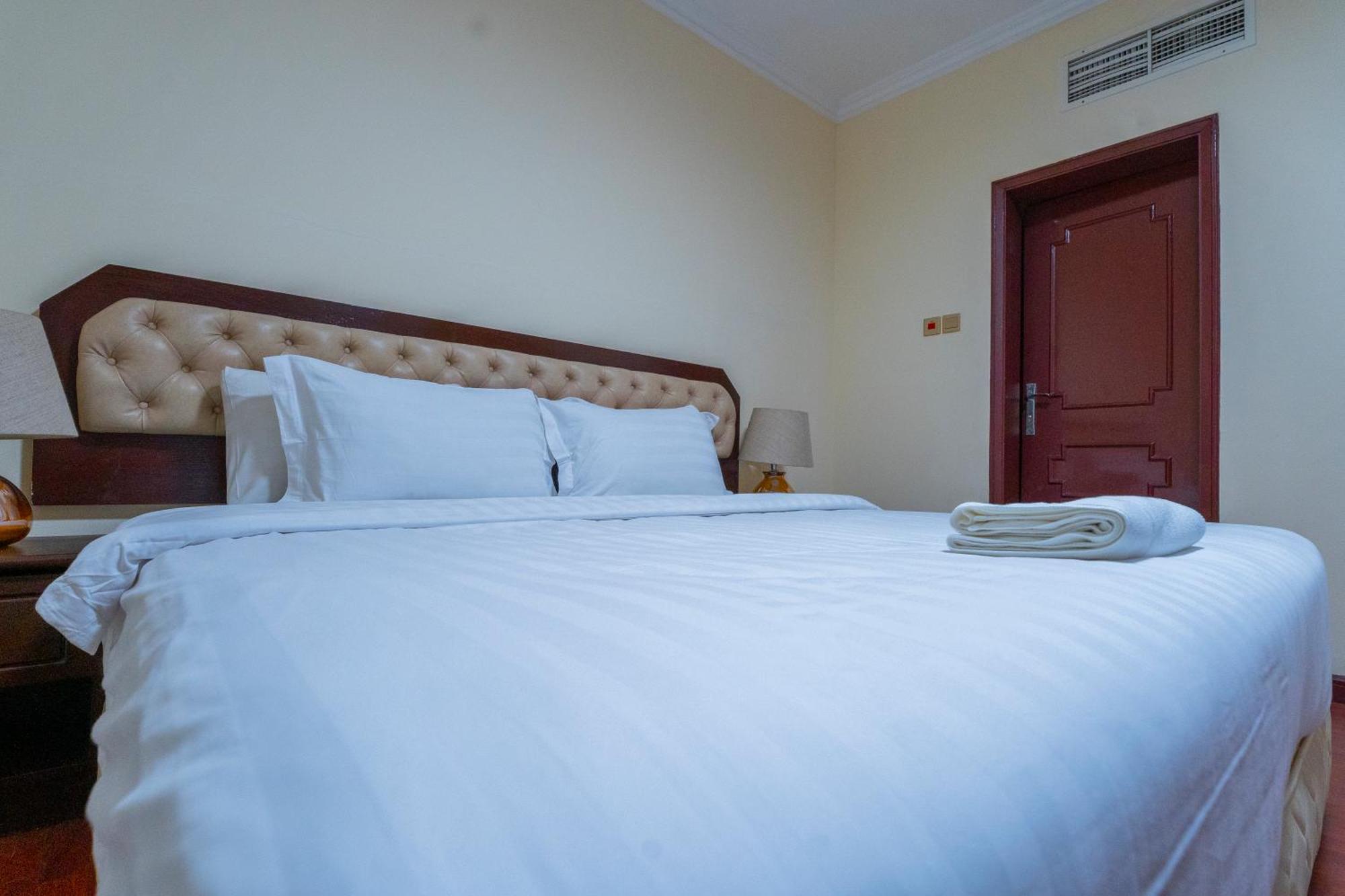 Majestic Hotel Al Manamah Esterno foto