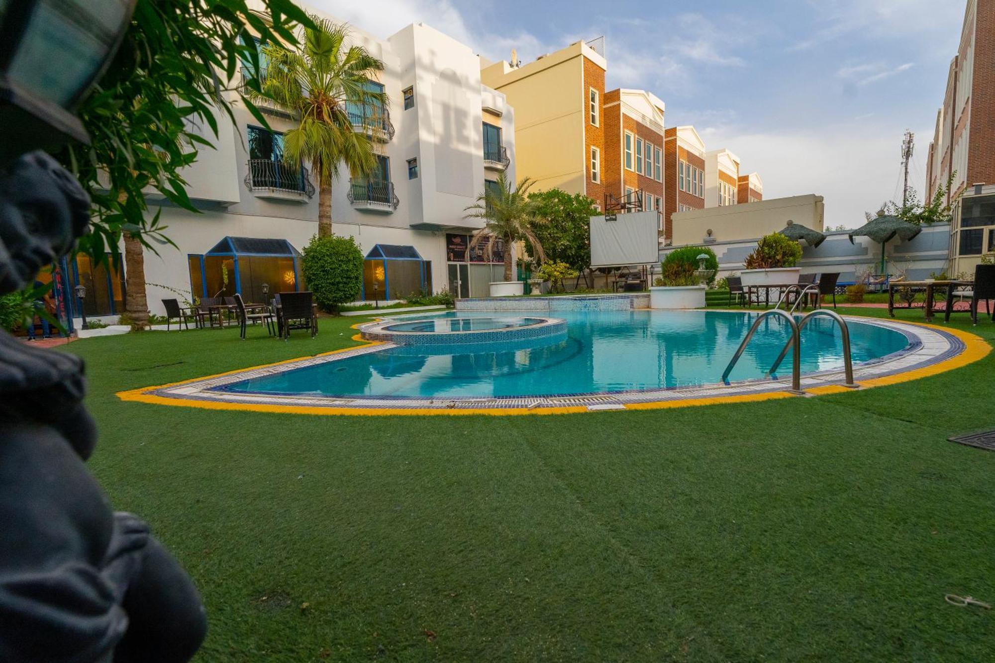 Majestic Hotel Al Manamah Esterno foto