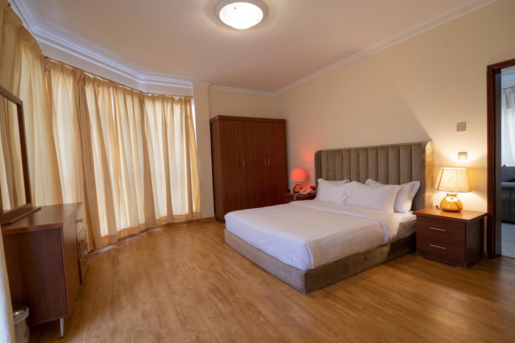 Majestic Hotel Al Manamah Esterno foto